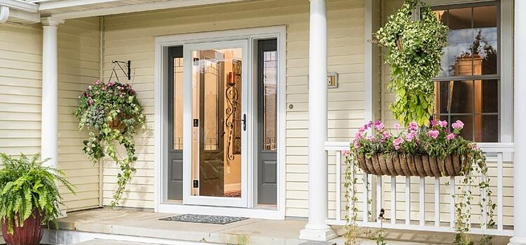 screen door installation in Ontario
